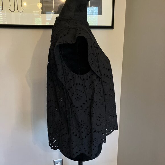 7‎ For All Mankind short flutter sleeve black eyelet cotton top size medium - Picture 2 of 8